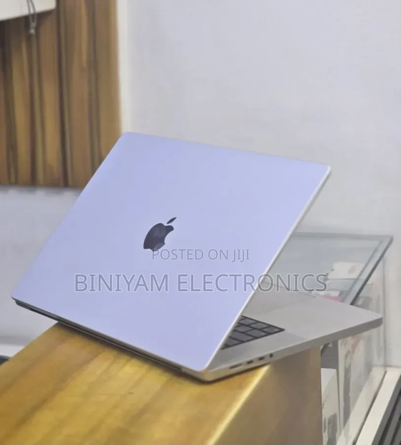 New Laptop Apple MacBook Pro 2021 M1 16GB Apple M1 Pro SSD 512GB