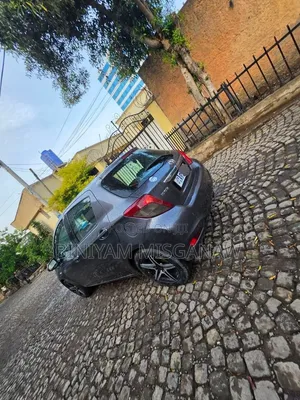 Toyota Yaris 2012 Gray