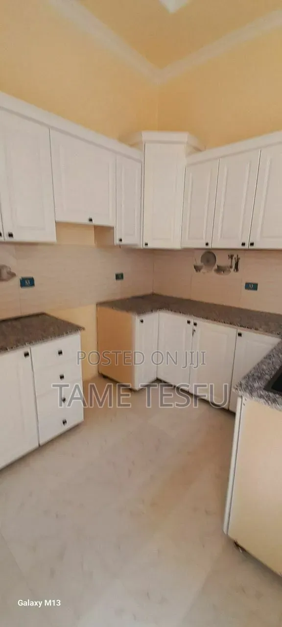 Furnished 3bdrm Villa in ሀያት, Bole for sale