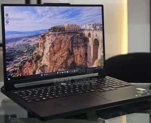 New Laptop Lenovo Legion Pro 7 32GB Intel Core Ultra 9 SSD 1T