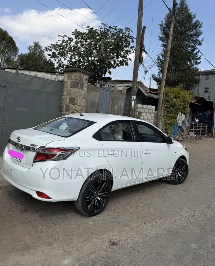 Toyota Yaris 2014 White