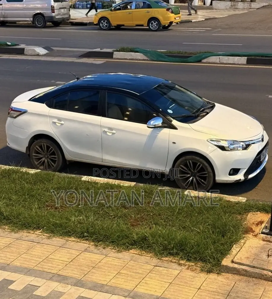 Toyota Yaris 2014 White