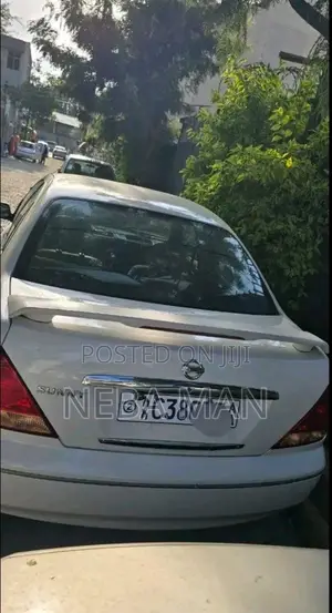 Nissan Sunny 2005 White