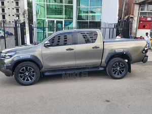Toyota Hilux Revo Double Cab Deisel 2.8 AWD 2021 Gray