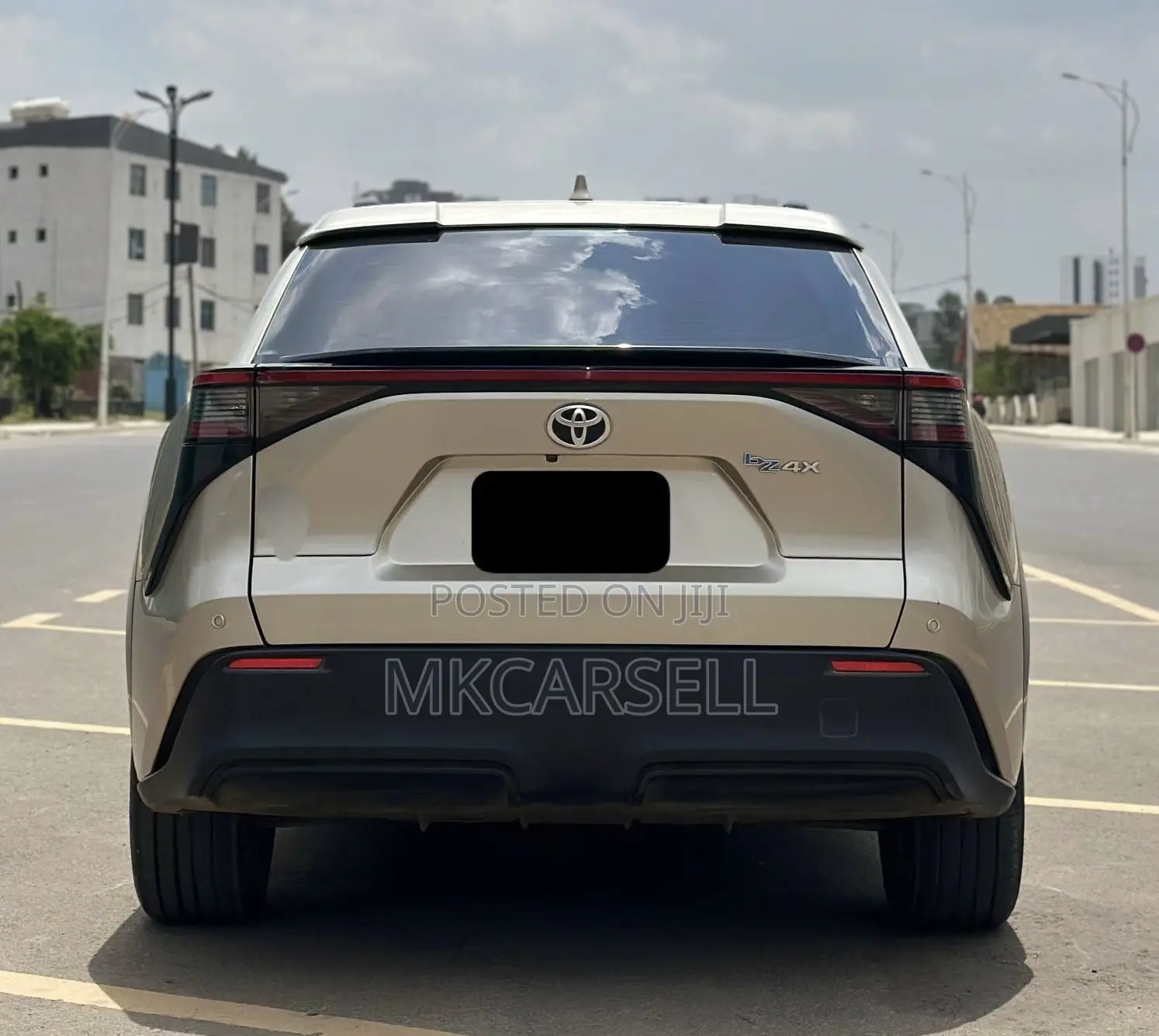 Toyota bZ4X 71.4 kWh FWD 2023 Gold
