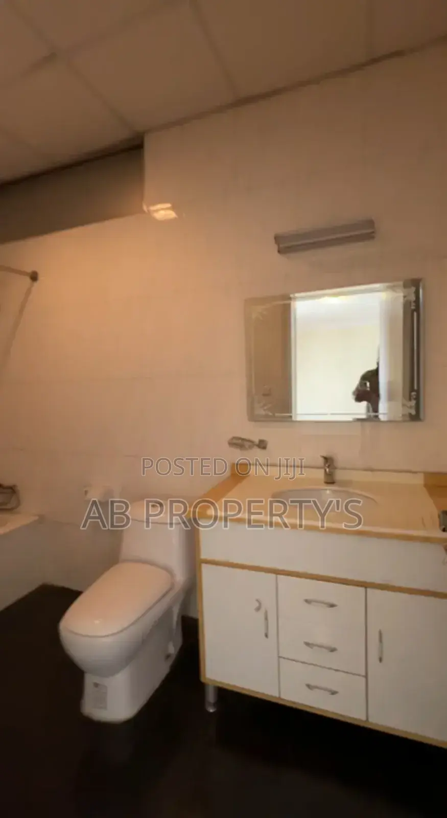 Furnished 3bdrm Apartment in For Investment, Kirkos for sale
