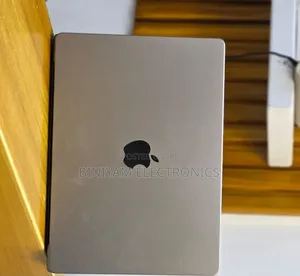 New Laptop Apple MacBook Pro 32GB Apple M1 Pro SSD 512GB