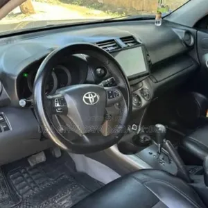 Toyota RAV4 2010 Teal