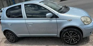 Toyota Vitz 2004 Blue