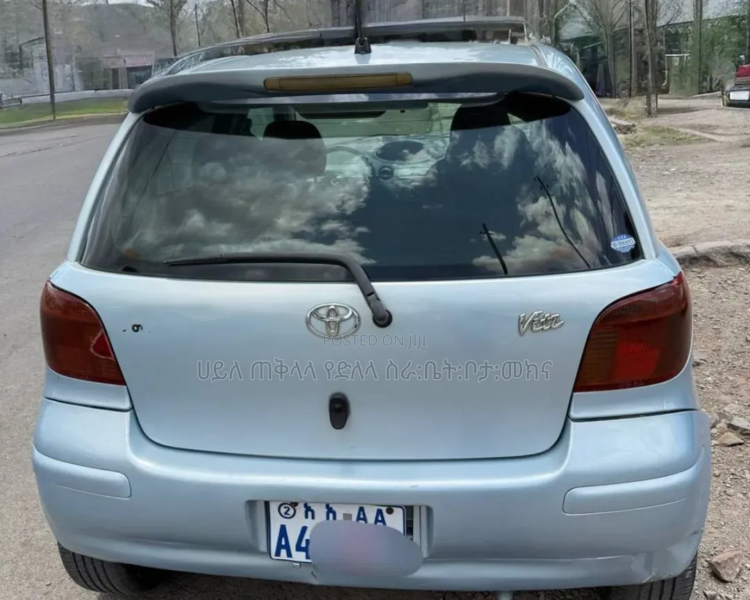 Toyota Vitz 2004 Blue