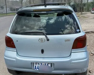 Toyota Vitz 2004 Blue
