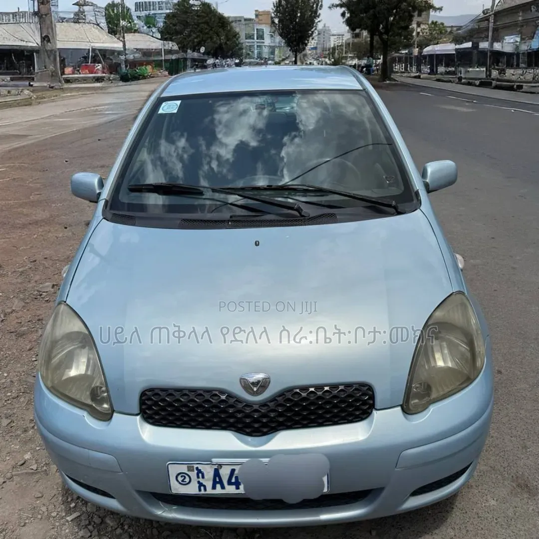 Toyota Vitz 2004 Blue