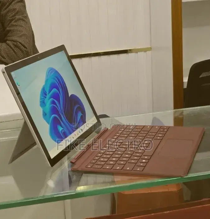New Laptop Microsoft Surface Pro 7 8GB Intel Core i5 SSD 128GB