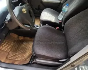 Toyota Yaris 2010 Silver