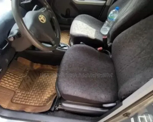 Toyota Yaris 2010 Silver