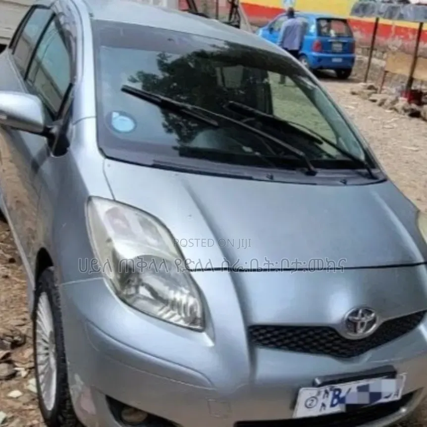 Toyota Yaris 2010 Silver