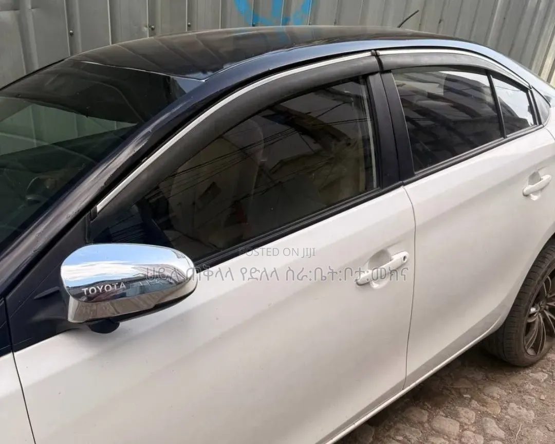 Toyota Yaris 2014 Ivory