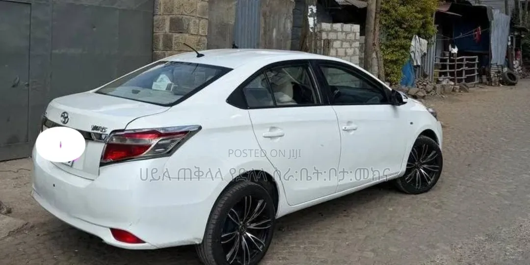 Toyota Yaris 2014 Ivory