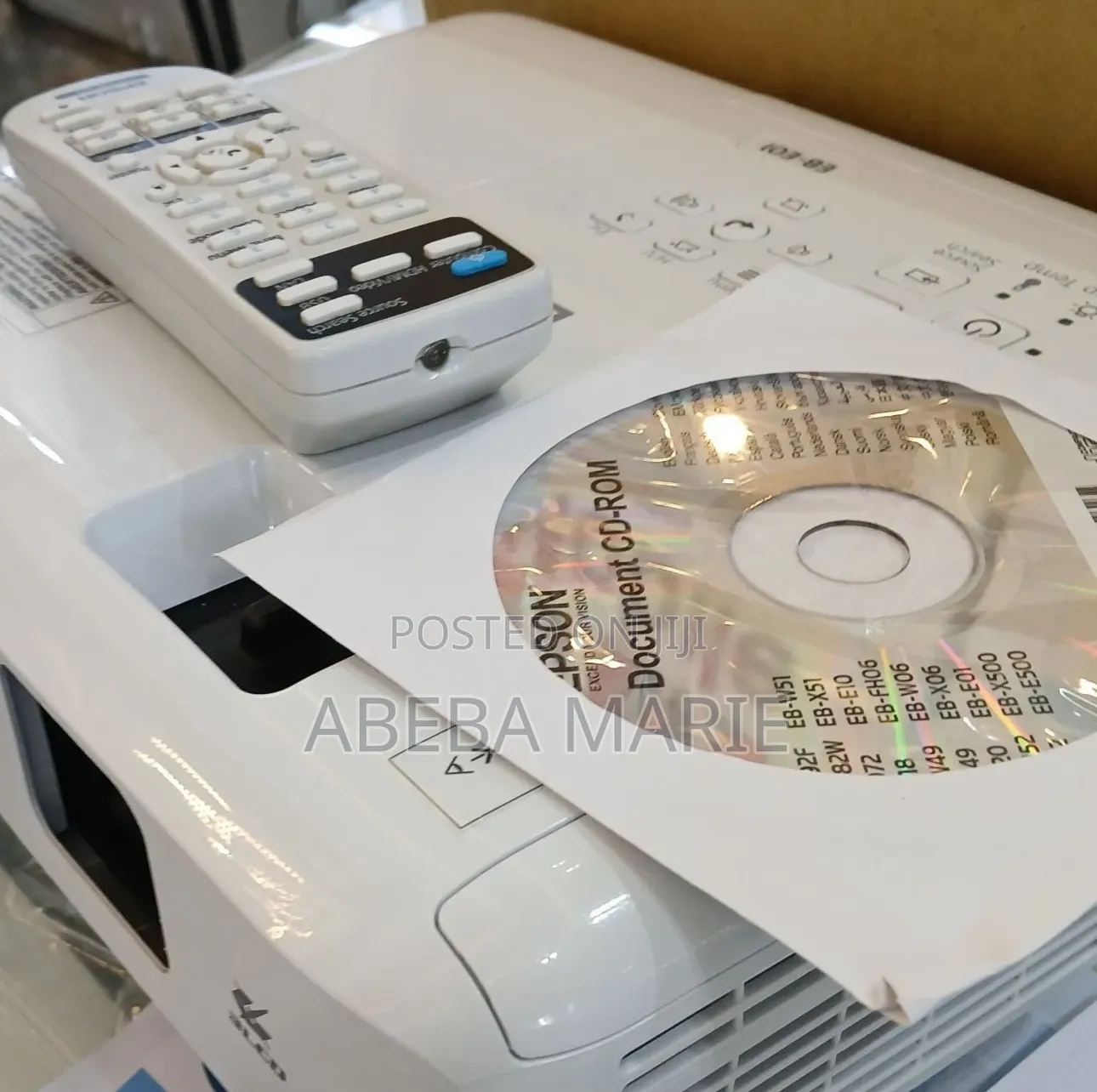 Brand New Epson Eb-E01 Projector With Cartoon