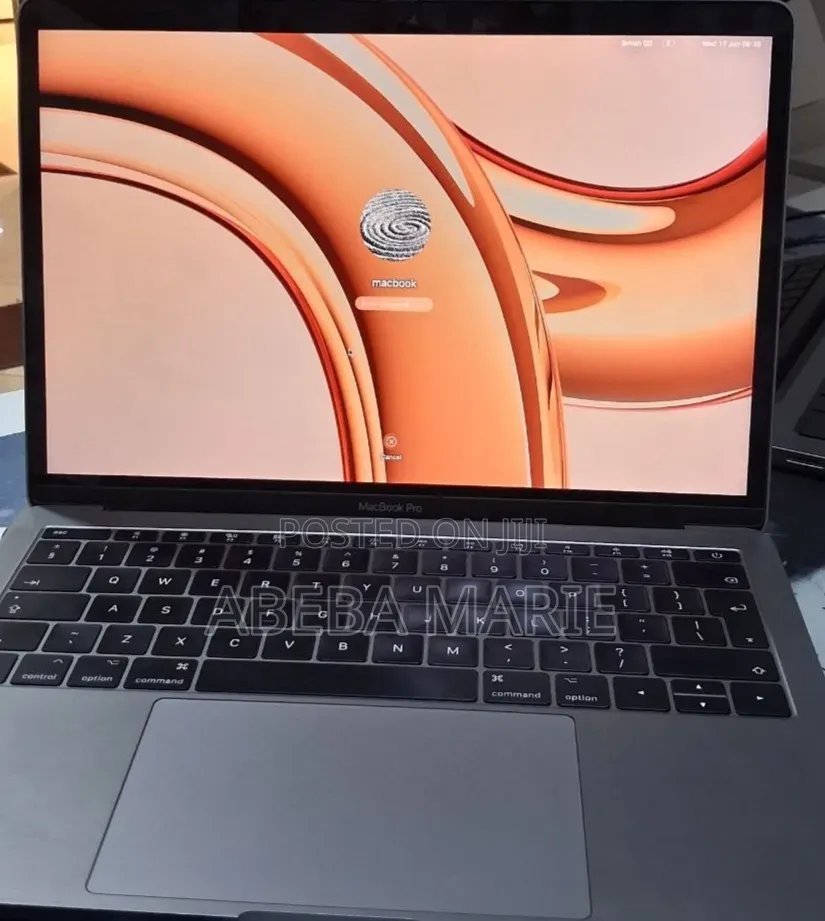 New Laptop Apple MacBook Pro 2017 8GB Intel Core i5 SSD 256GB
