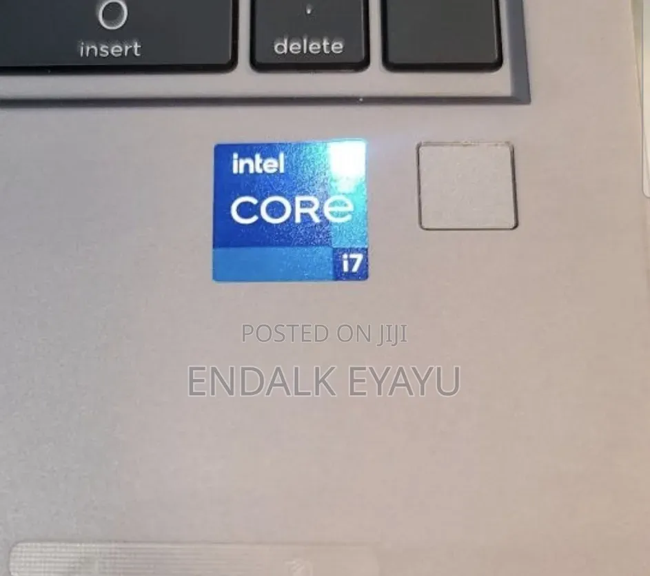 New Laptop HP ZBook Firefly G8 16GB Intel Core i7 SSD 512GB