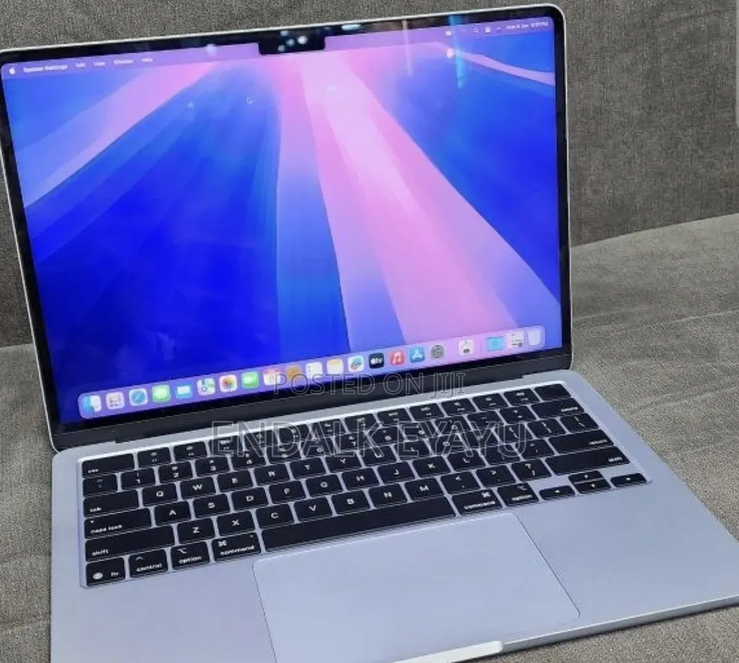 New Laptop Apple MacBook Air 2025 M4 16GB Apple M4 SSD 256GB