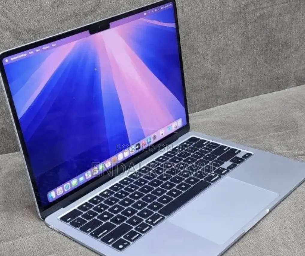 New Laptop Apple MacBook Air 2025 M4 16GB Apple M4 SSD 256GB