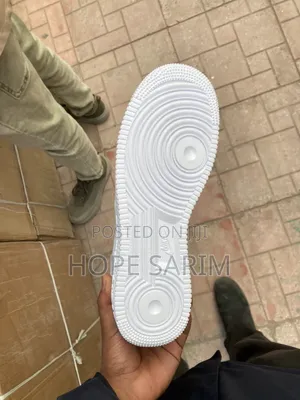 የናይክ ኤር ፎርስ 1 ጫማዎች: