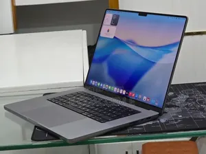 New Laptop Apple MacBook 64GB Apple M1 Max SSD 1T