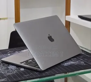 New Laptop Apple MacBook 8GB Intel Core i5 SSD 512GB