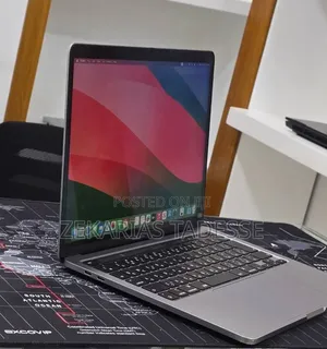 New Laptop Apple MacBook Pro 2020 8GB Intel Core i5 SSD 512GB
