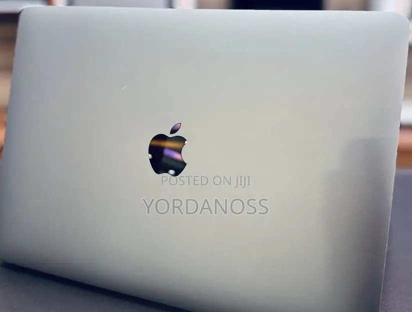 New Laptop Apple MacBook Pro 2017 8GB Intel Core i5 SSD 256GB