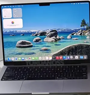 New Laptop Apple MacBook Pro 2024 M3 8GB Apple M3 Pro SSD 512GB