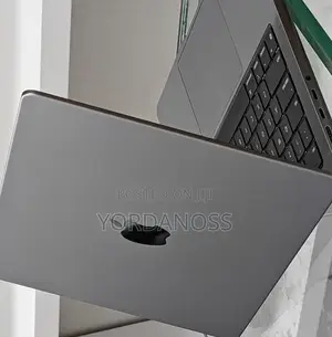 New Laptop Apple MacBook Pro 2024 M3 8GB Apple M3 Pro SSD 512GB