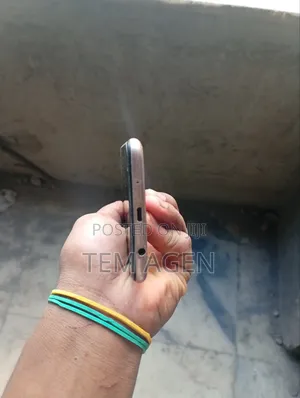 Samsung A10 32 GB Orange