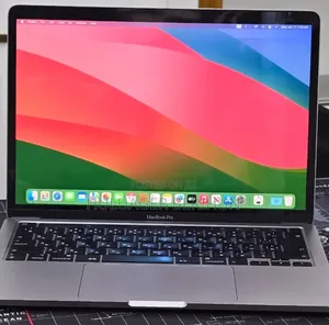 New Laptop Apple MacBook Pro 2020 8GB Intel Core i5 SSD 512GB