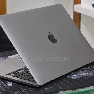 New Laptop Apple MacBook Pro 2020 8GB Intel Core i5 SSD 512GB