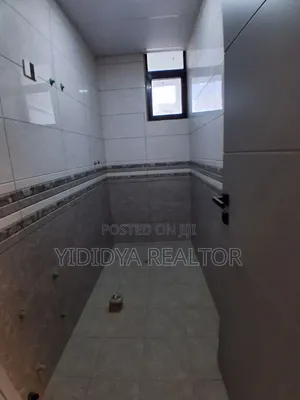 2bdrm Apartment in ኤማሮሽ ሪልስቴት, Arada for sale