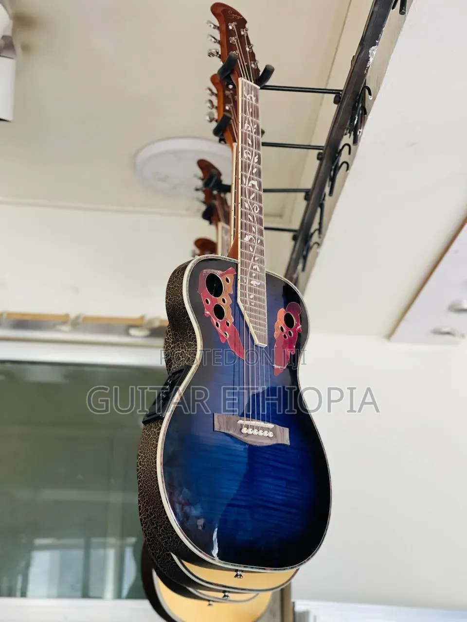 Box Guitar Smiger