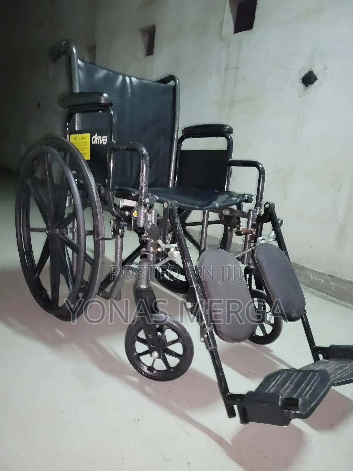 Folding Wheelchair支巨extra Wide 20" Seat, Foldable, Heavy Duty