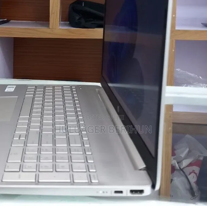 New Laptop HP Stream Notebook 8GB Intel Core i5 SSD 512GB