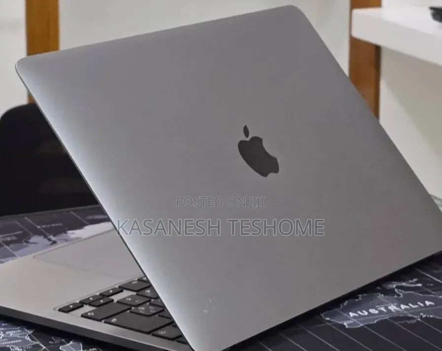 New Laptop Apple MacBook 2020 8GB Intel Core i5 SSD 512GB
