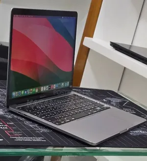 New Laptop Apple MacBook 2020 8GB Intel Core i5 SSD 512GB