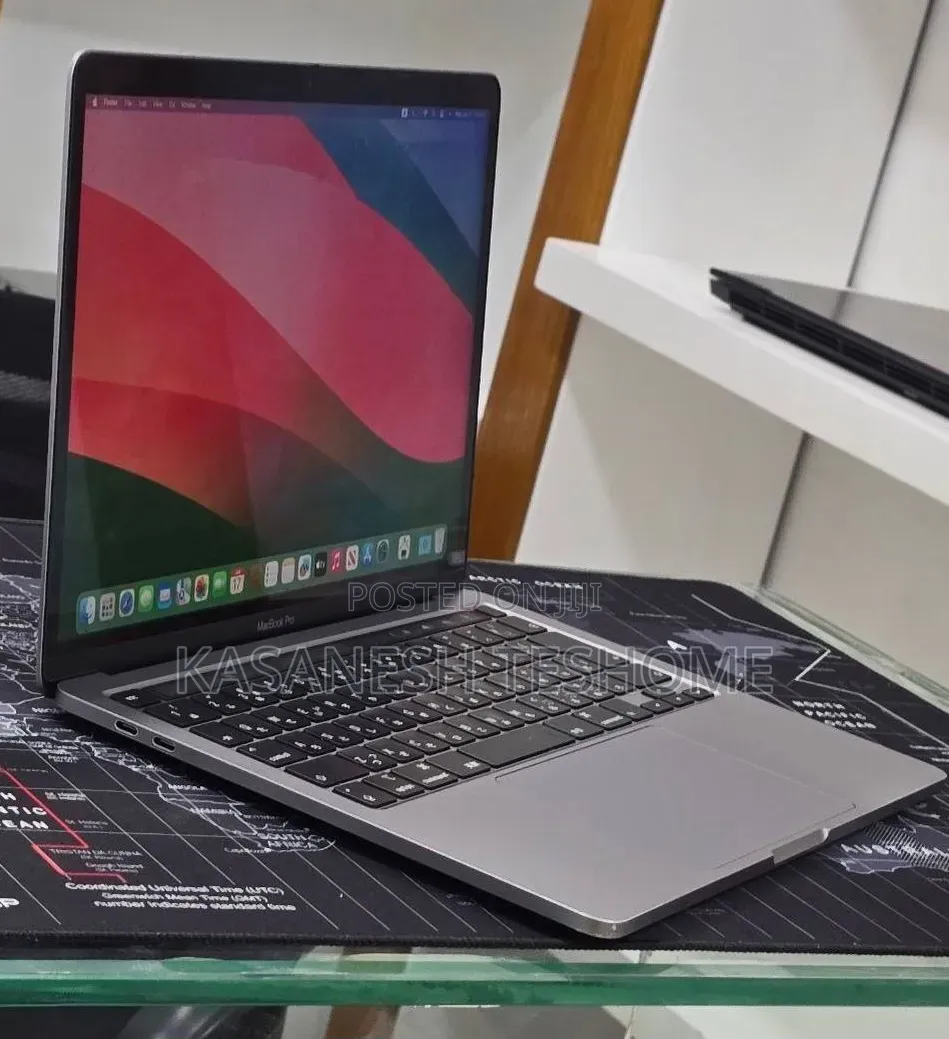 New Laptop Apple MacBook 2020 8GB Intel Core i5 SSD 512GB