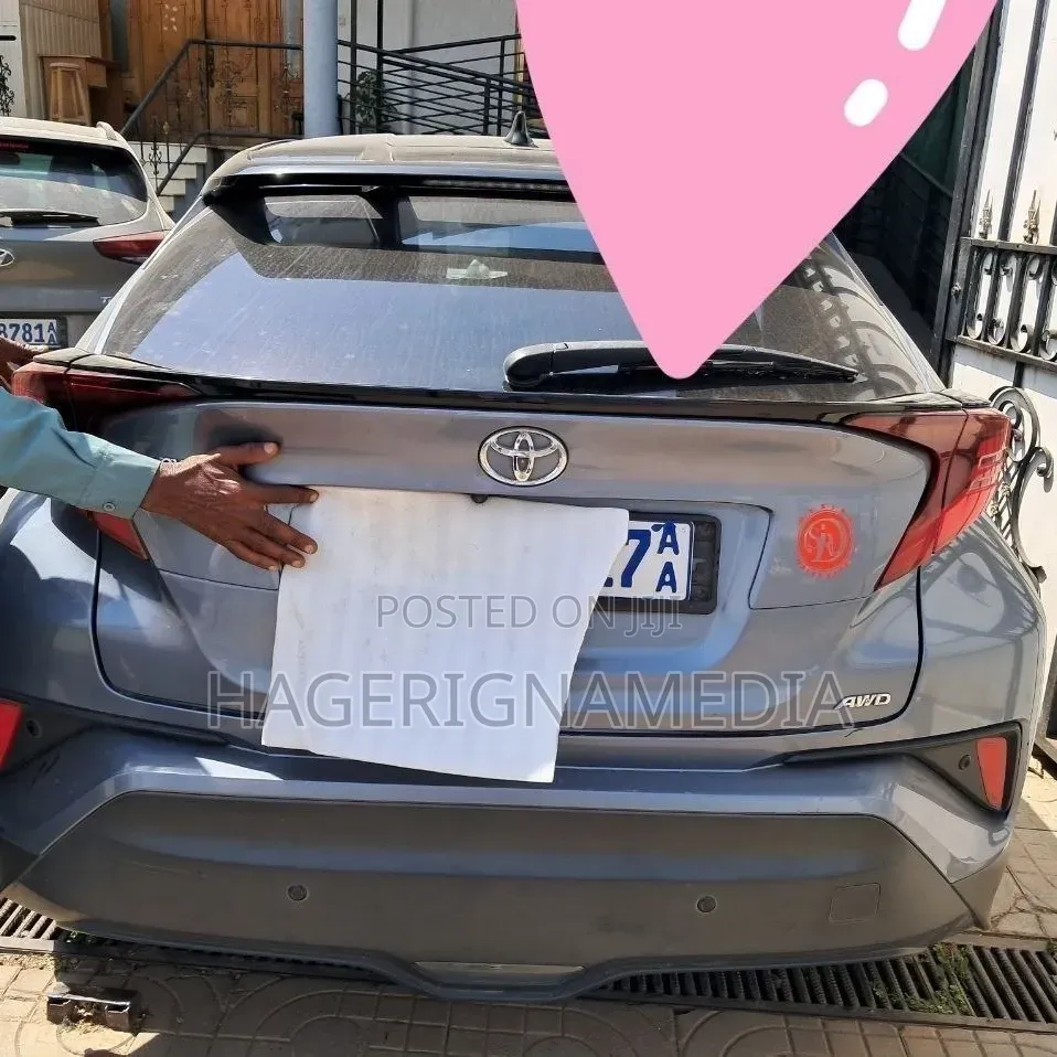 Toyota C-HR 2021 Blue