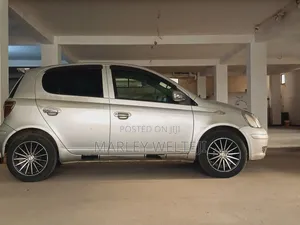 Toyota Yaris 2004 Silver