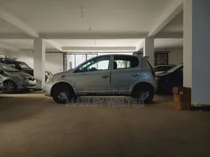 Toyota Yaris 2004 Silver