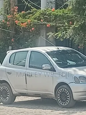 Toyota Yaris 2004 Silver