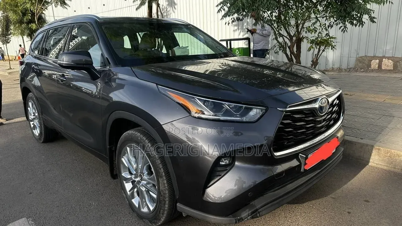 Toyota Highlander 2023 Gray