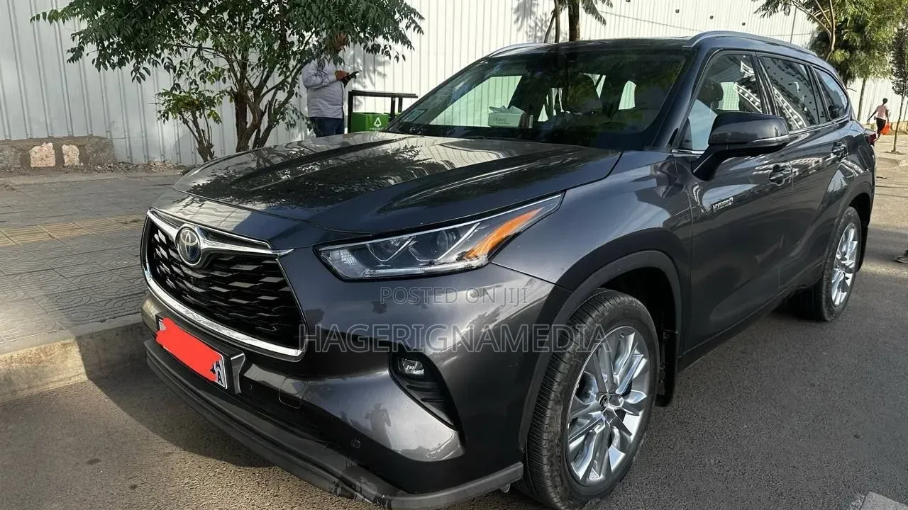 Toyota Highlander 2023 Gray